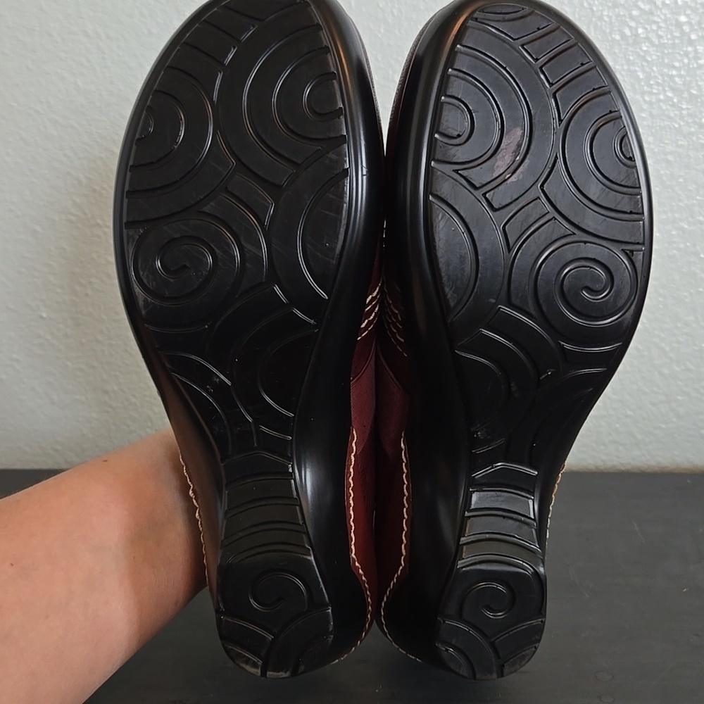 White Mountain Red Clogs Size 7 - Picture 6 of 7